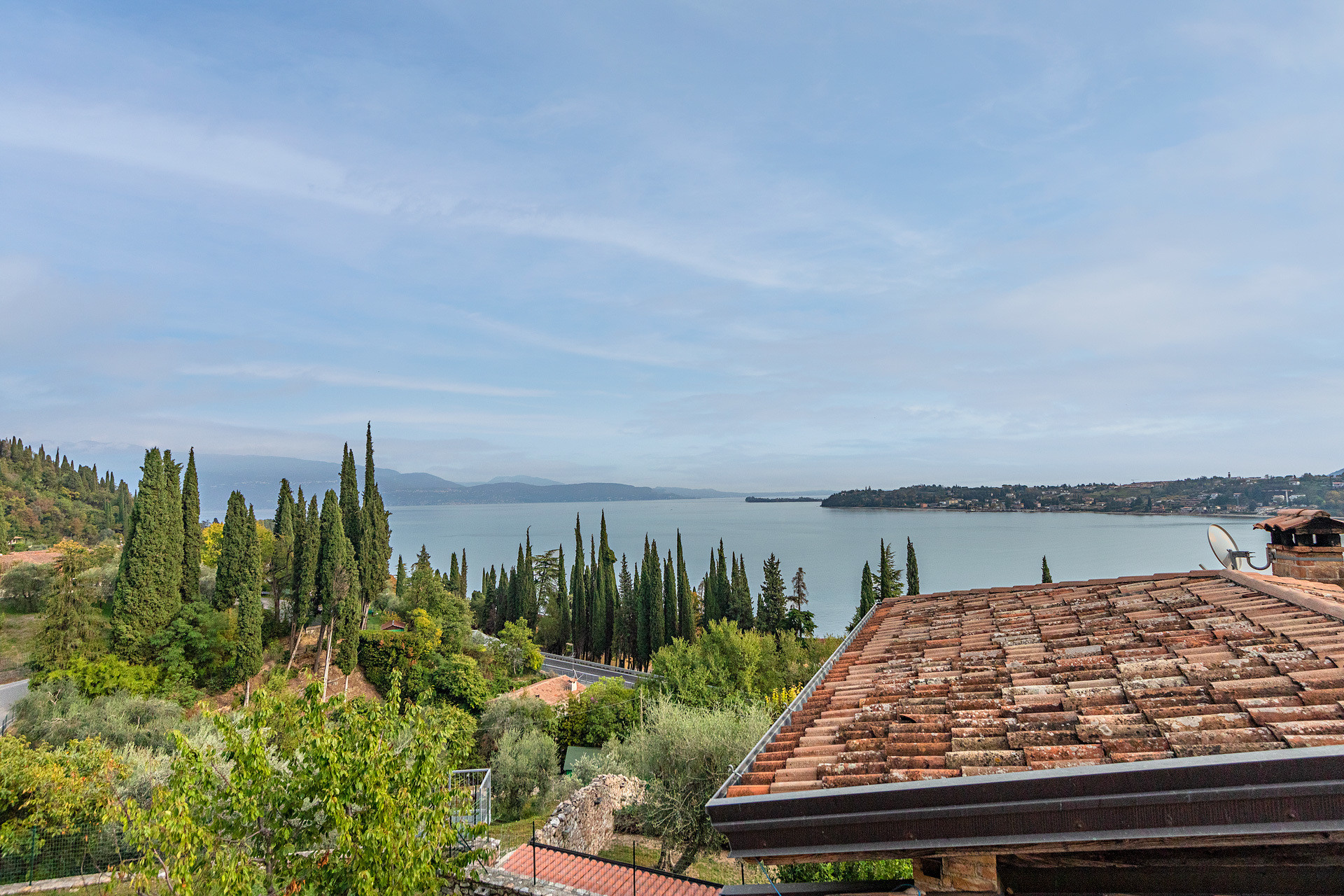 A dreamlike panorama over the Lake Garda
