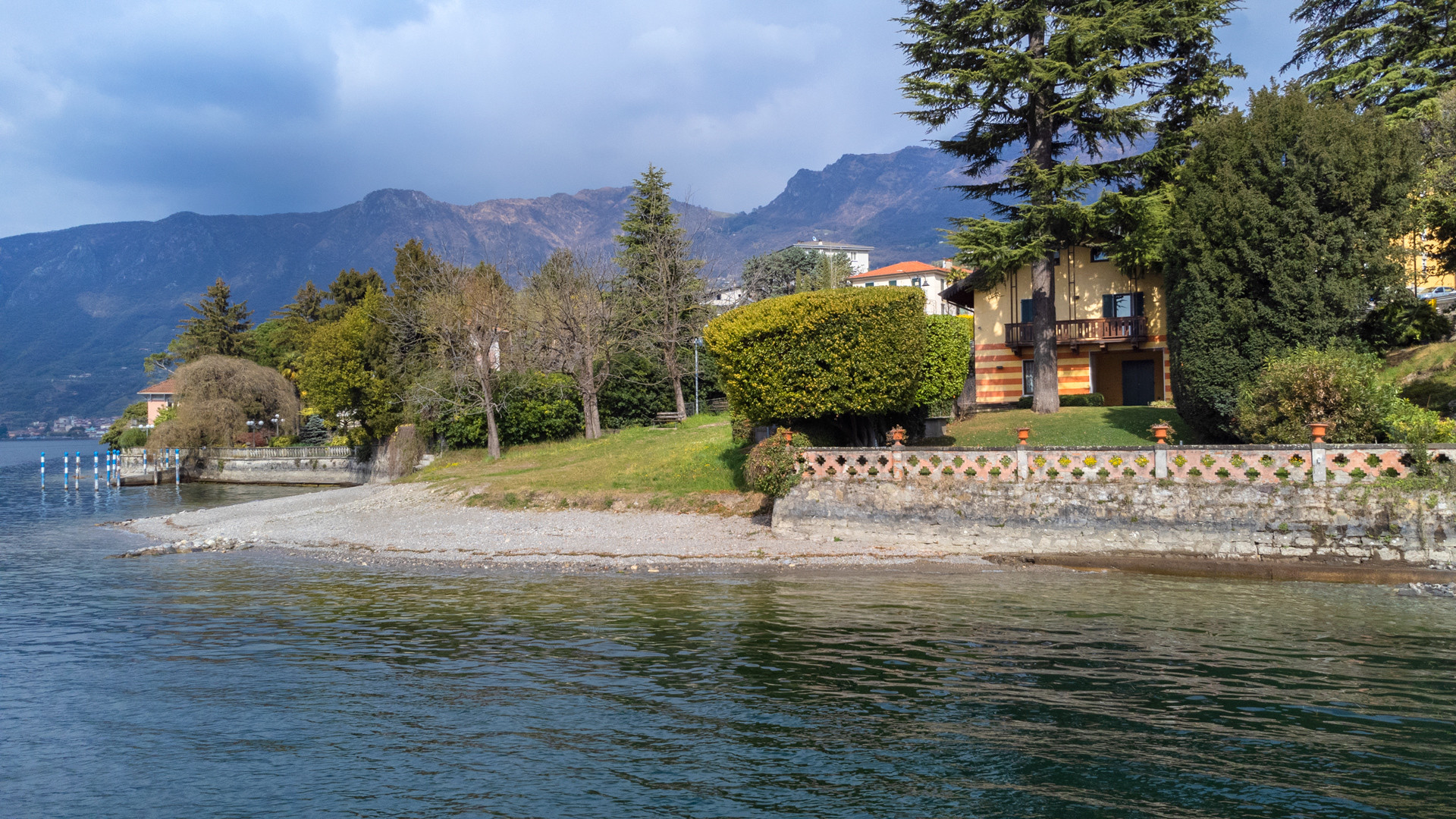 Villa Pieds Dans L'eau in Sulzano