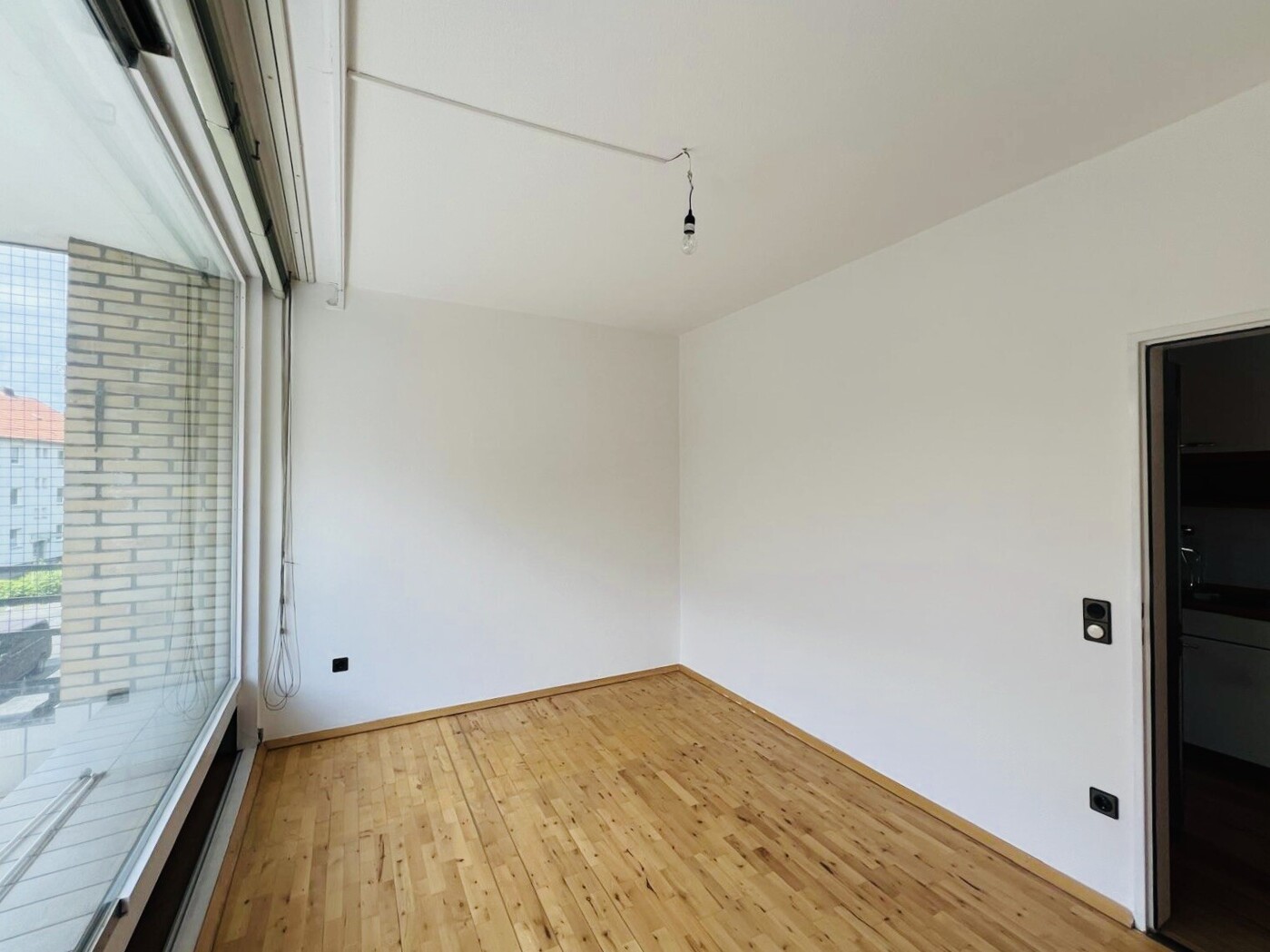 Zimmer1 Balkonseite