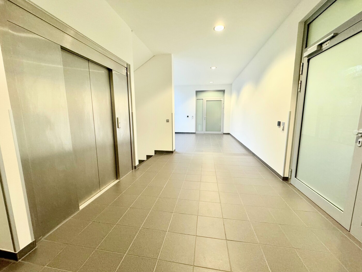 Büroetage / Ausgang Aufzug