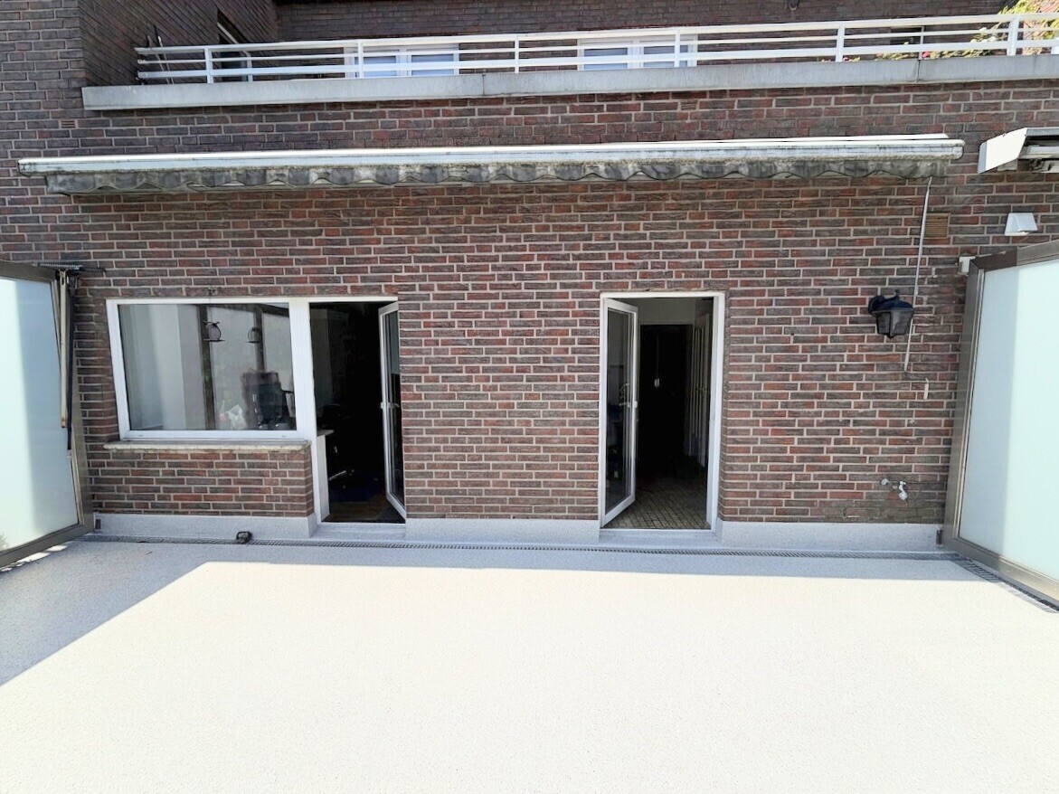 Großformatiger Balkon mit Terrassencharakter
