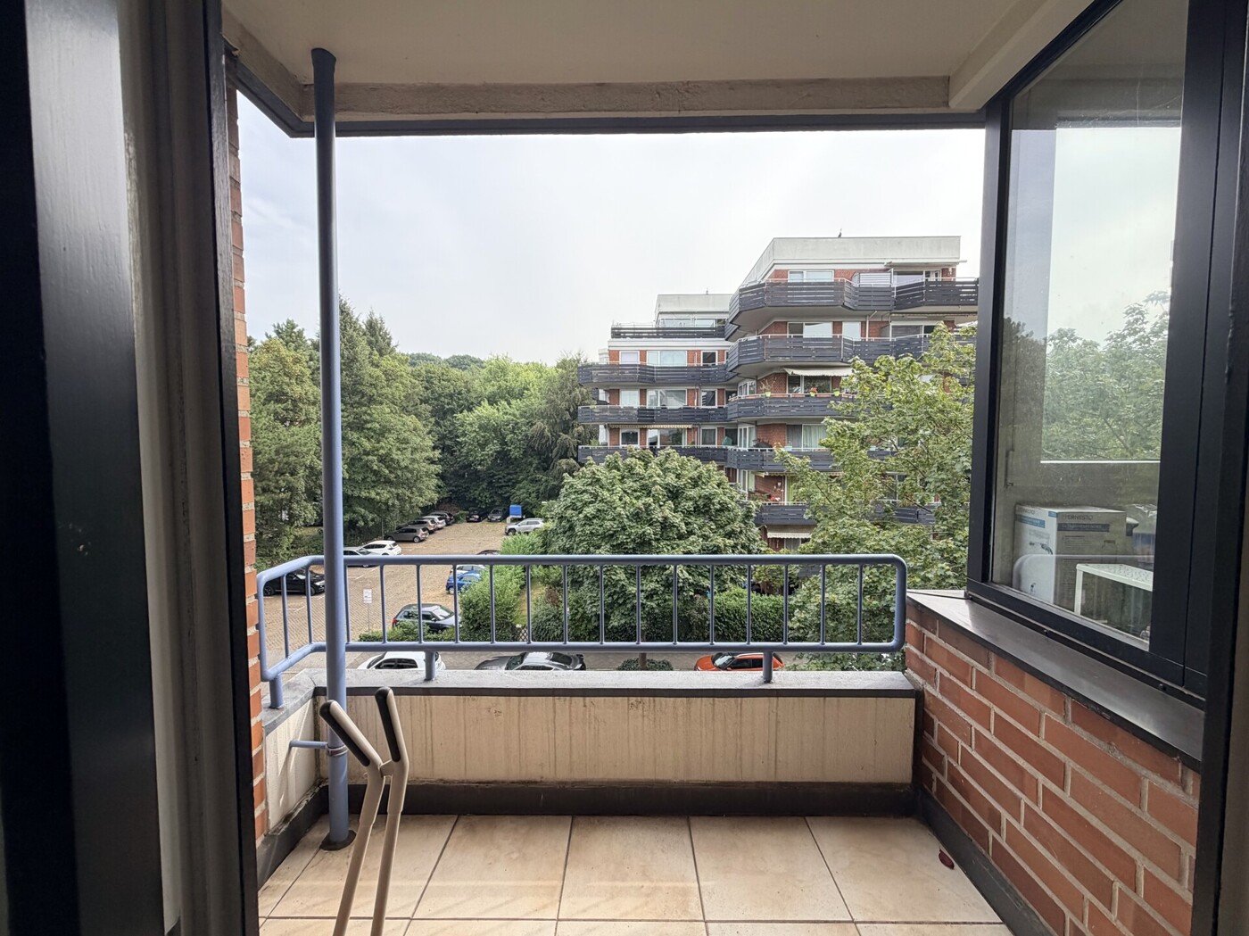 Balkon unten strassenseitig