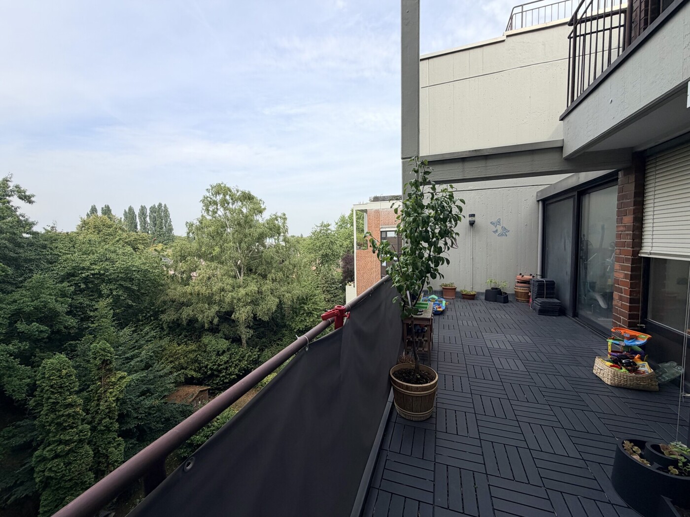 Terrasse mit Wintergarten