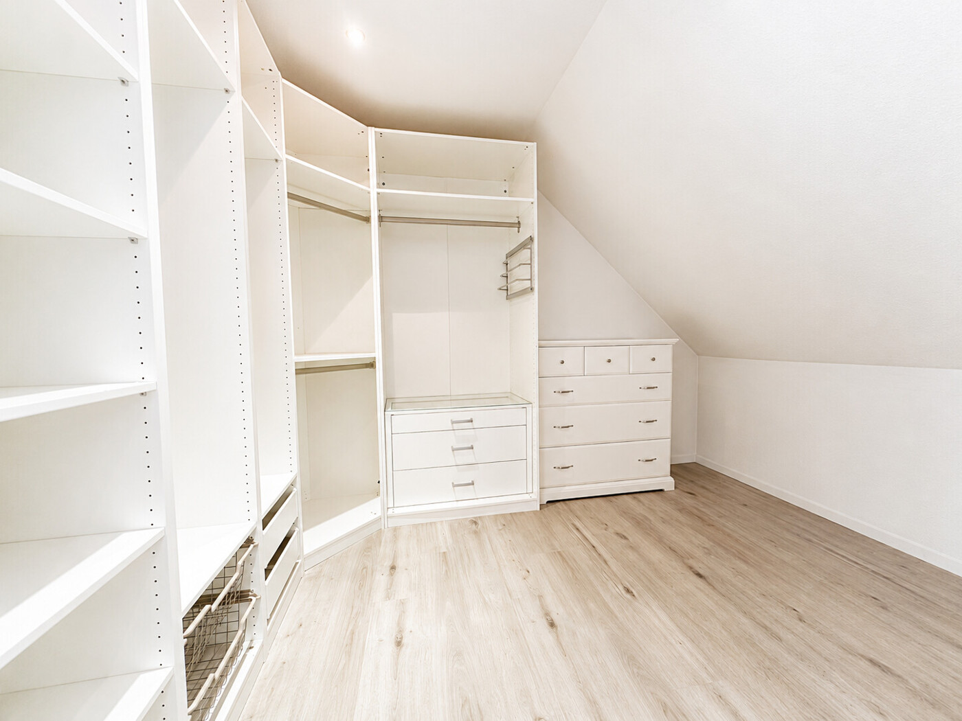 Begehbarer Kleiderschrank 