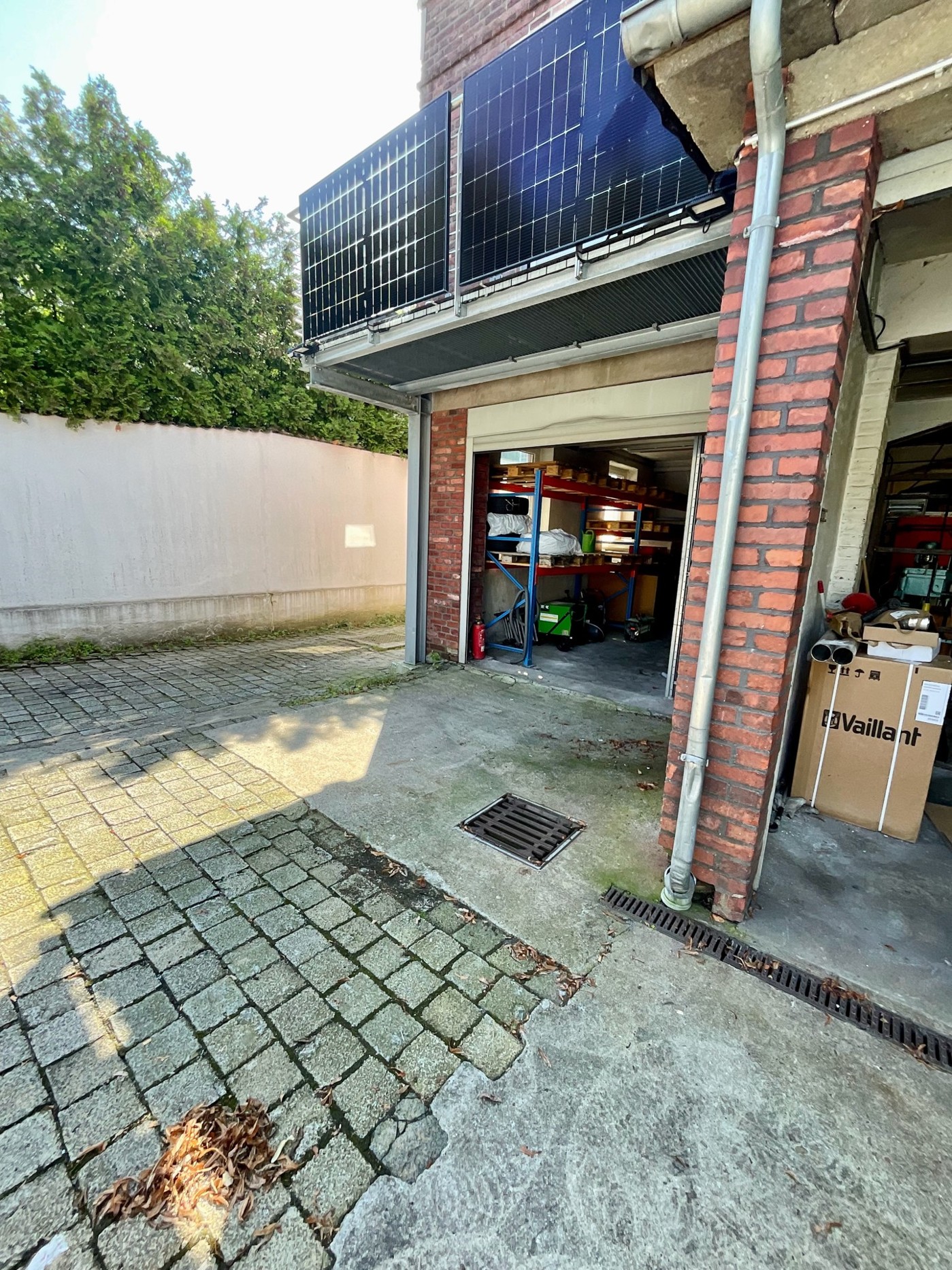 Lager und Garage