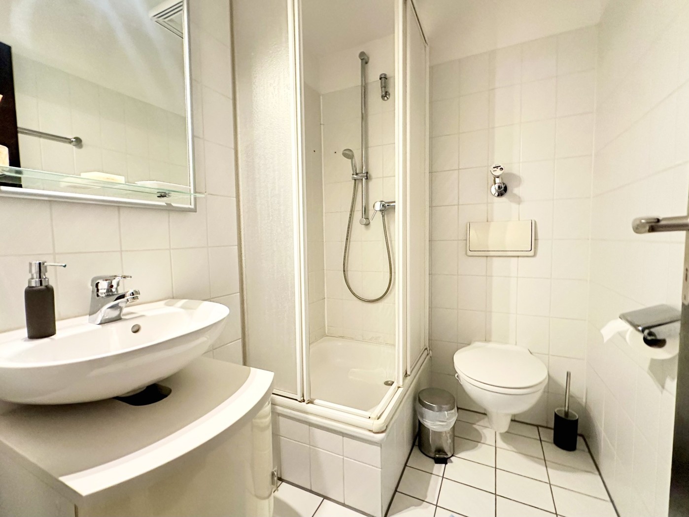 Gäste-WC mit Dusche