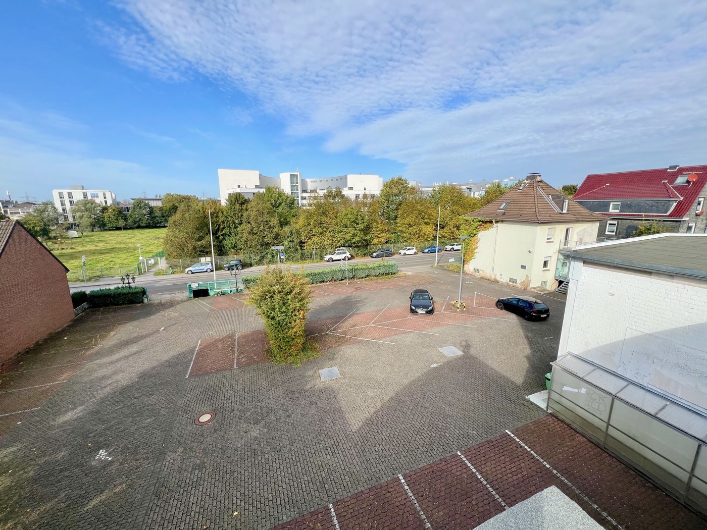 Außenansicht Parkplatz