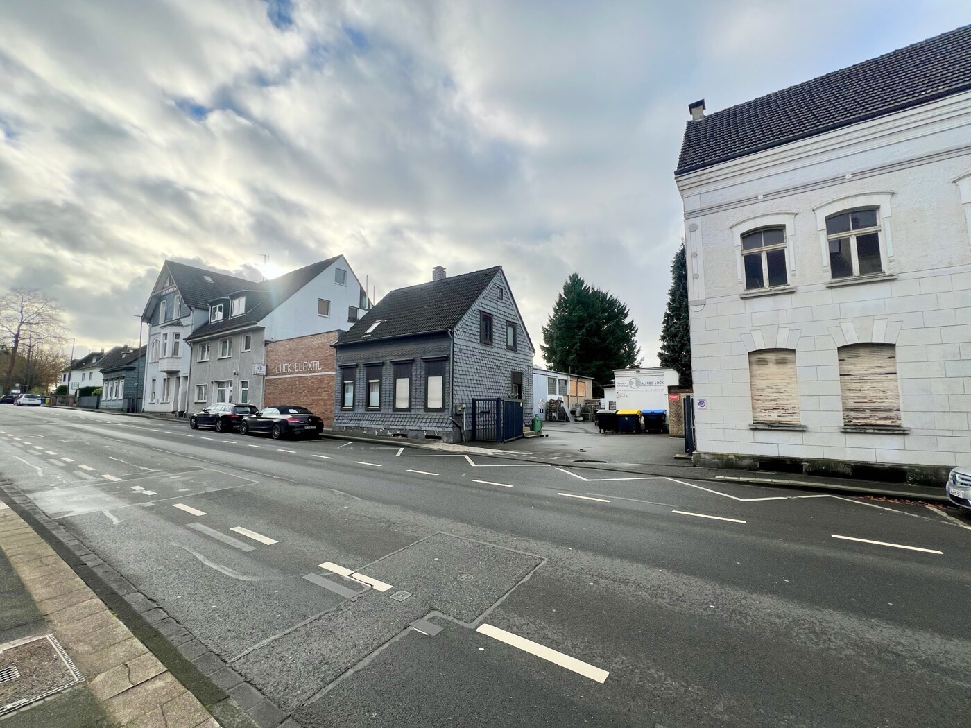 Straßenansicht