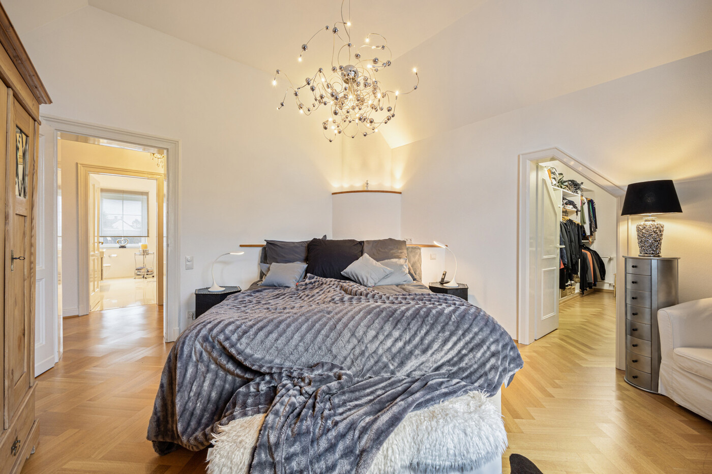 Schlafzimmer DG