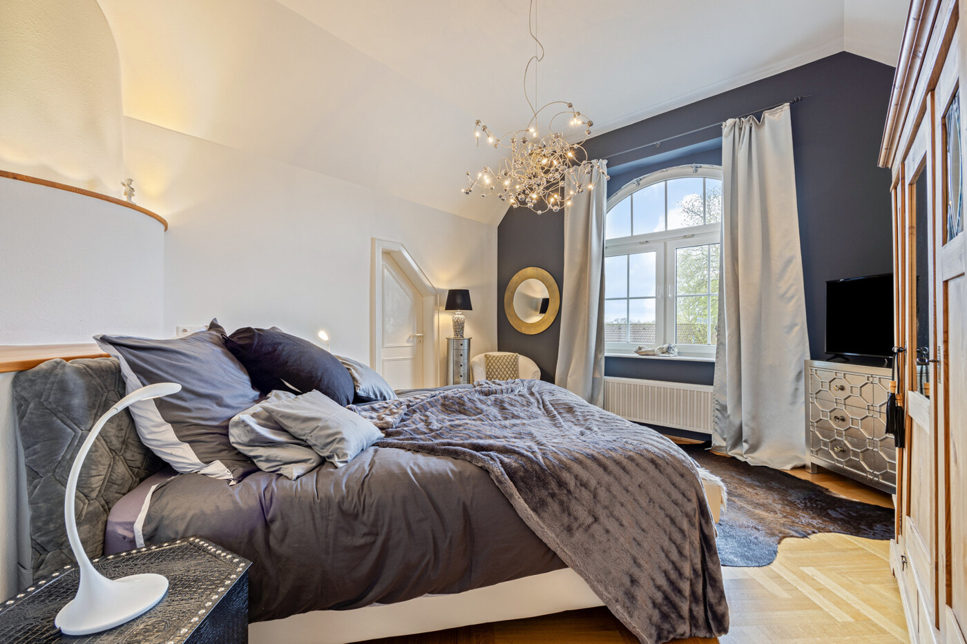 Schlafzimmer DG