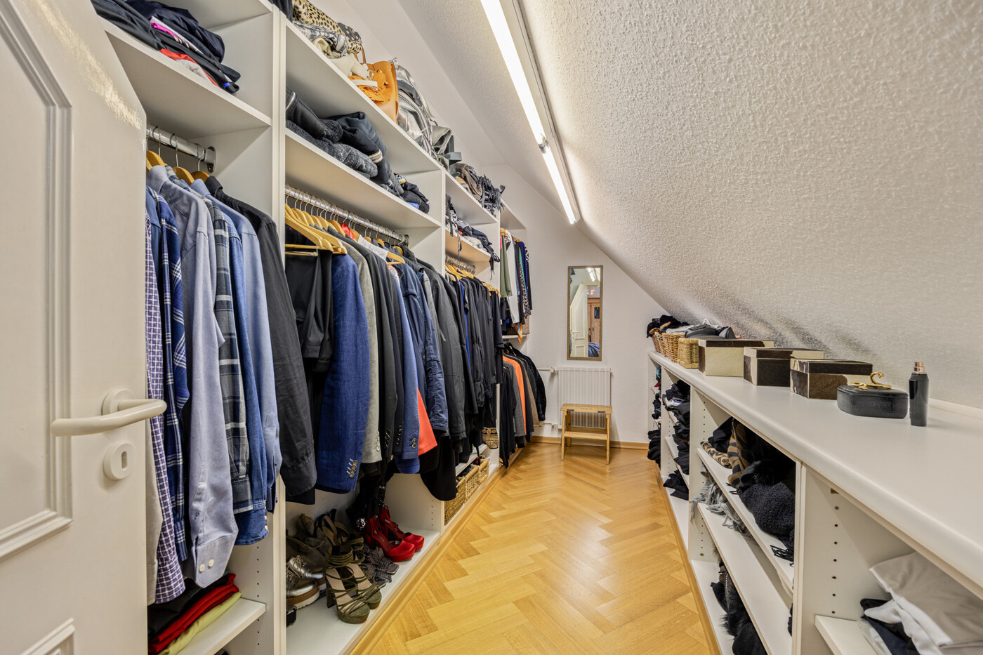 Begehbarer Kleiderschrank DG