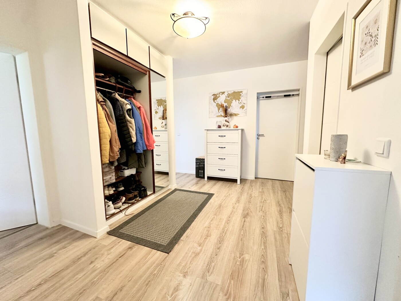 Eingangsbereich-Garderobe 