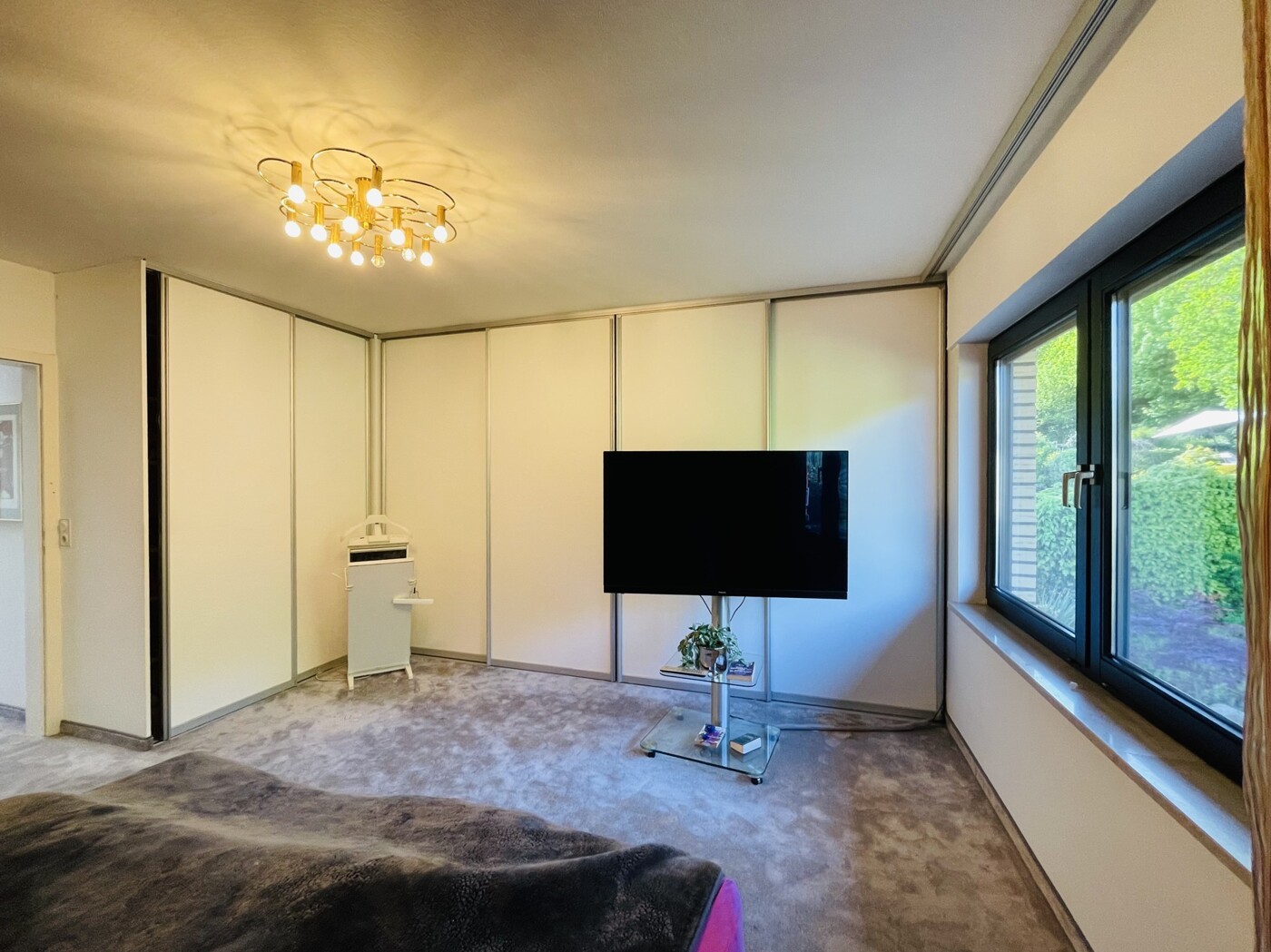 Schlafzimmer Kleiderschrank
