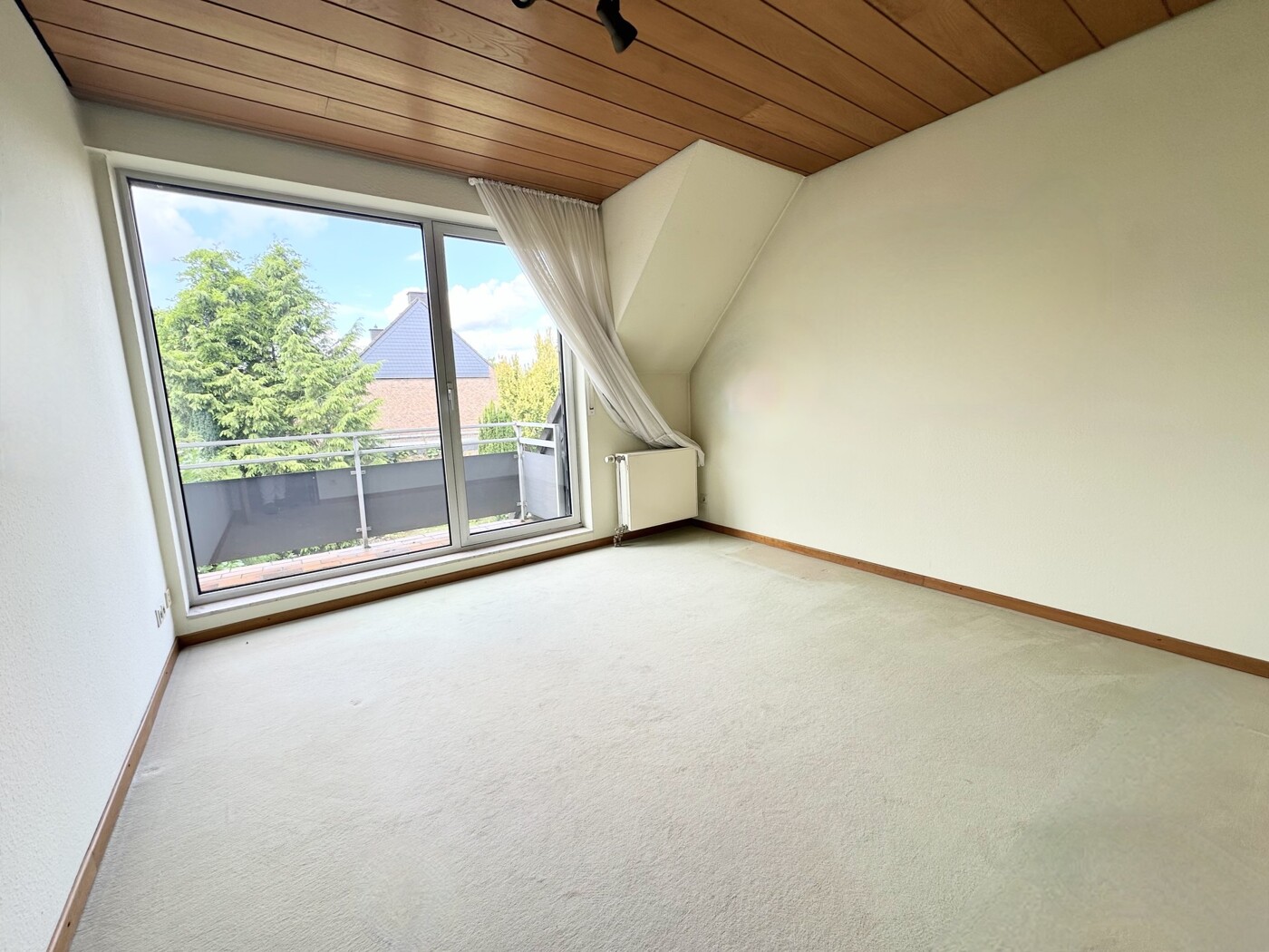 Schlafzimmer mit Balkon Nr.2