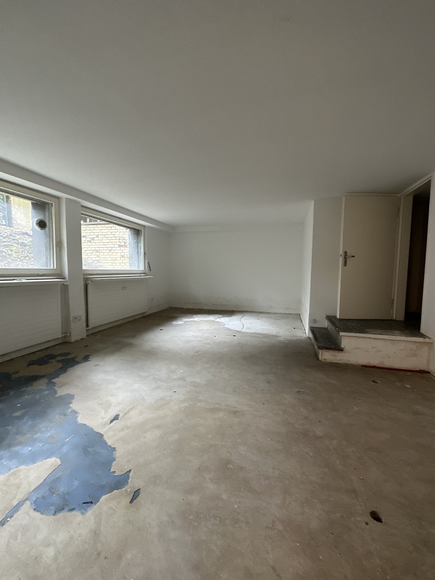 Wohnzimmer vor Sarnierung