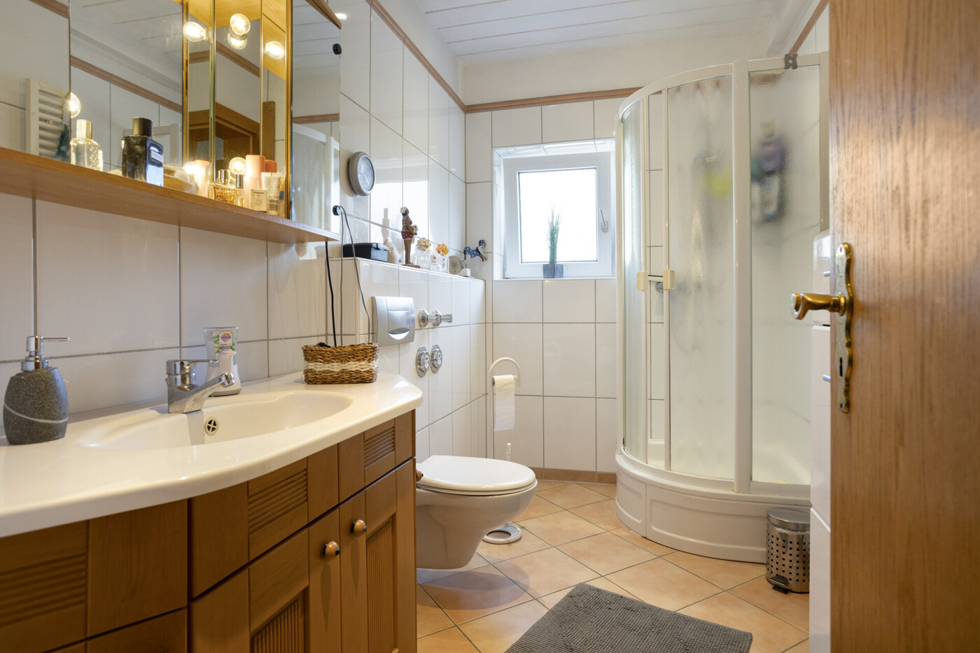 Erdgeschoss - Badezimmer