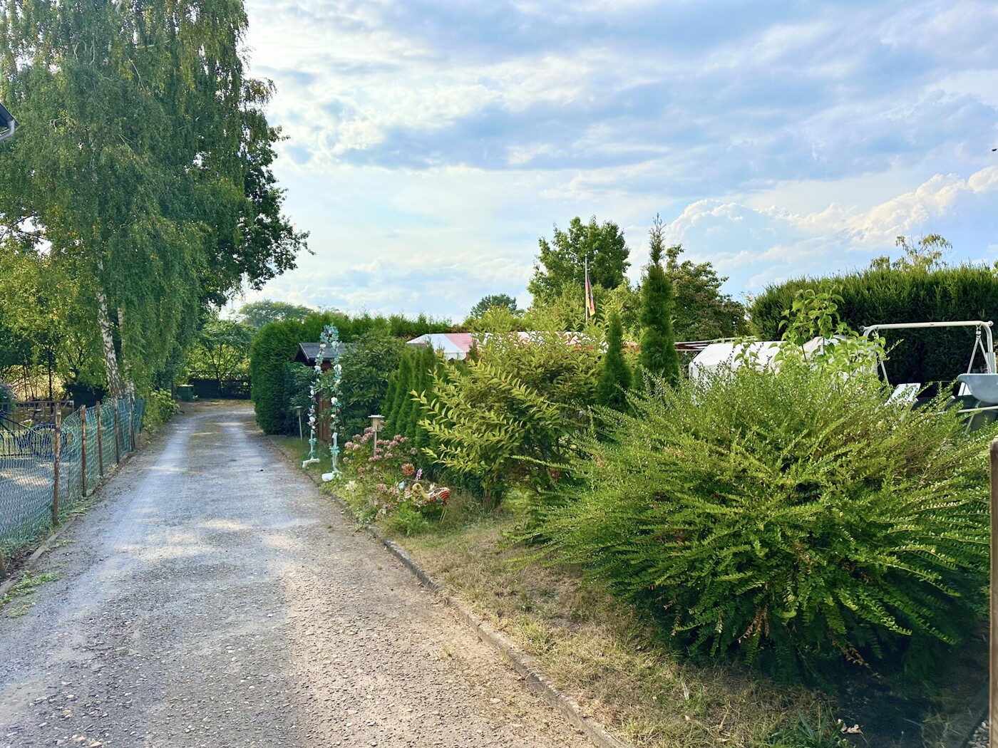 Weg zu den Garage