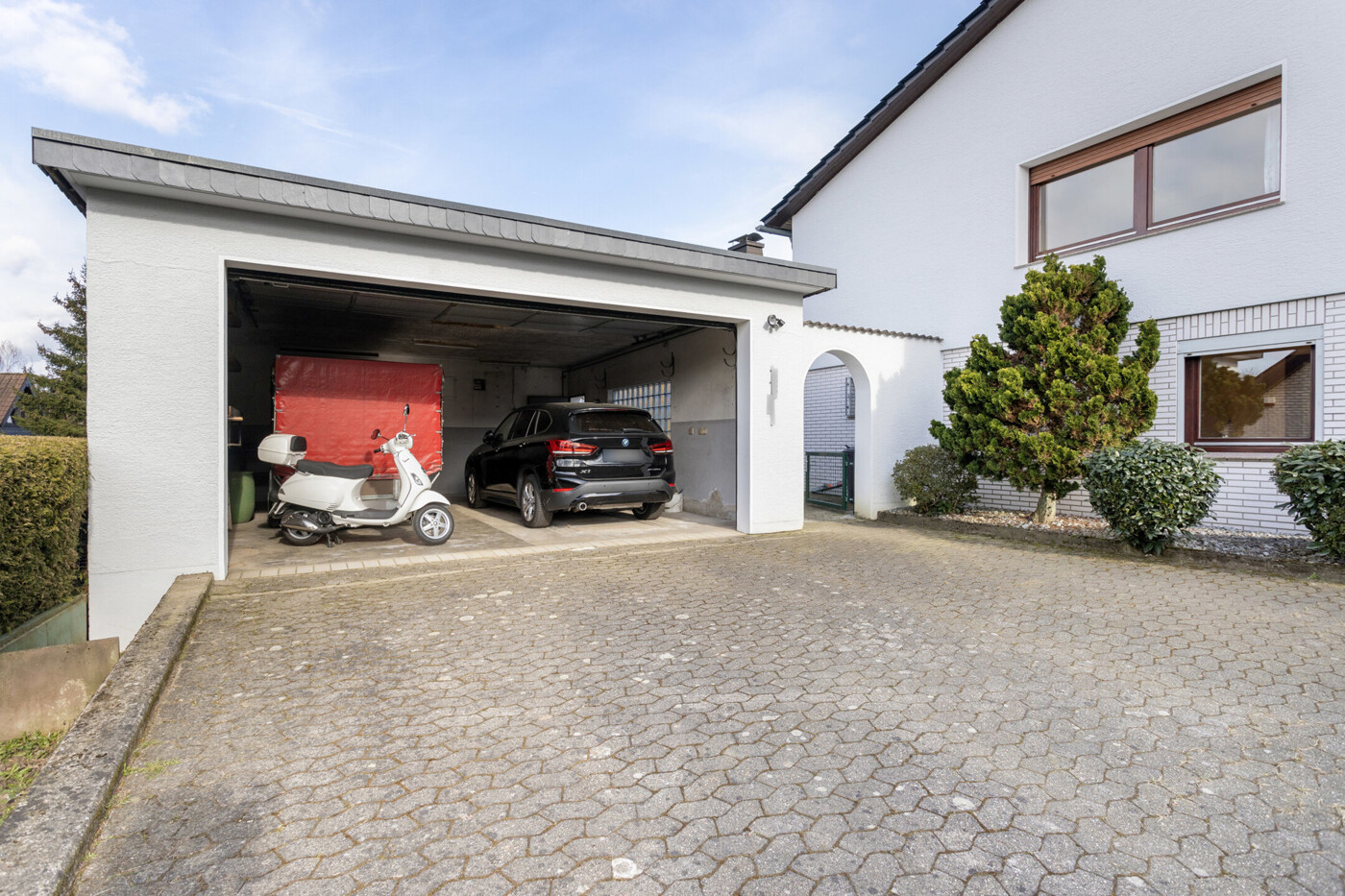 Garage & Stellplätze