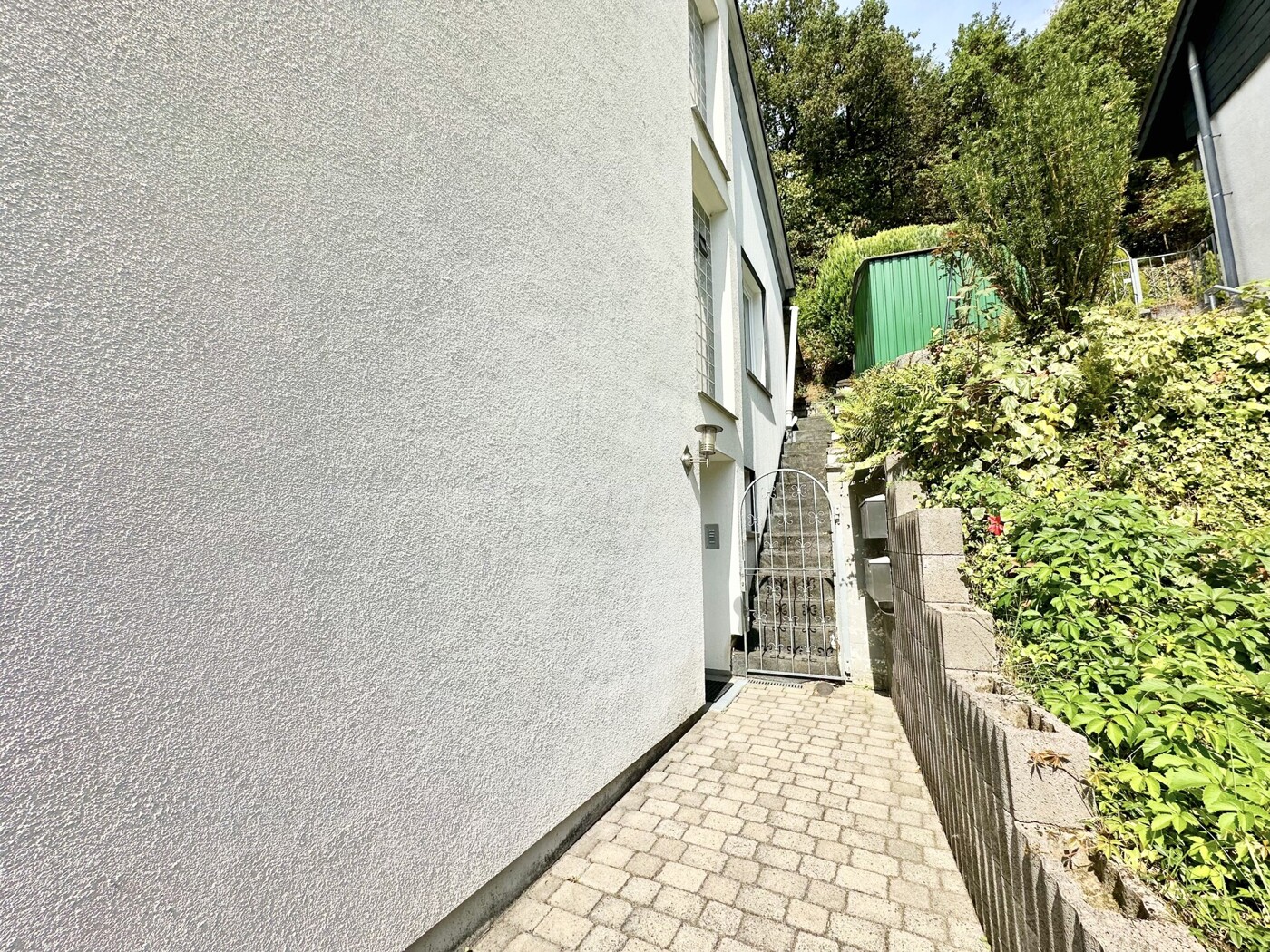 Außenansicht - Eingangsbereich