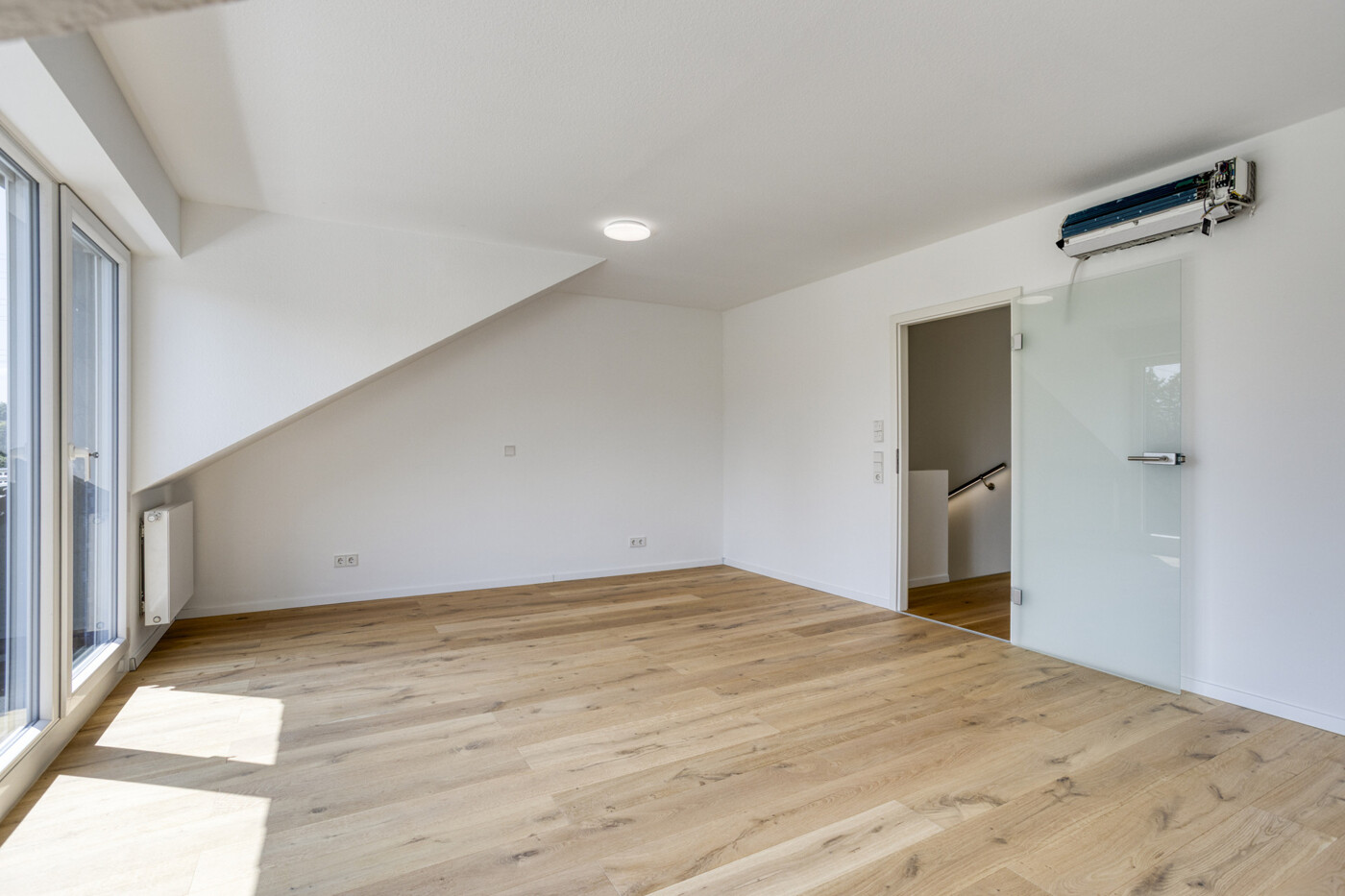 Schlafzimmer mit Seeblick