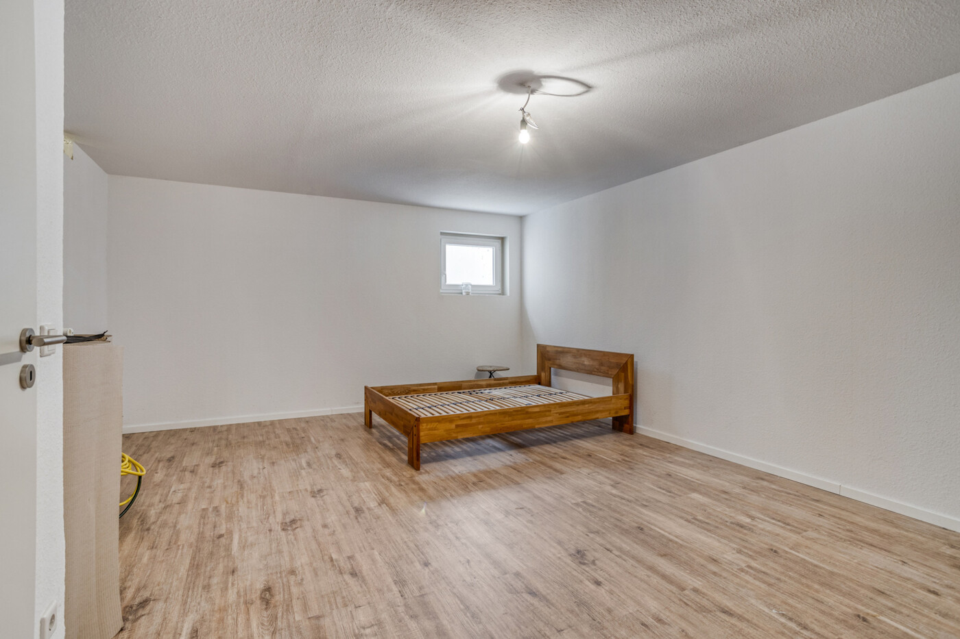 UG Zimmer wohnlich gestaltbar