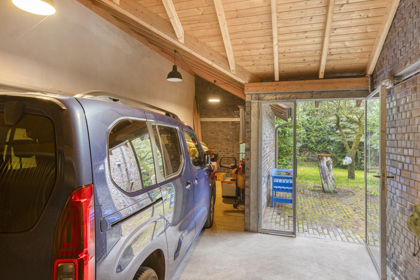 Großzügige - Garage