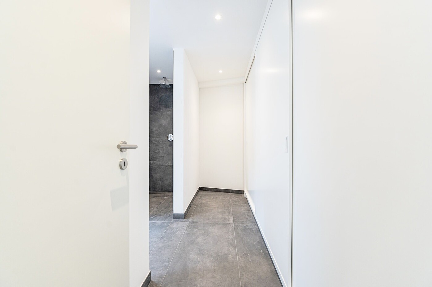 Garderobe & Badezimmer