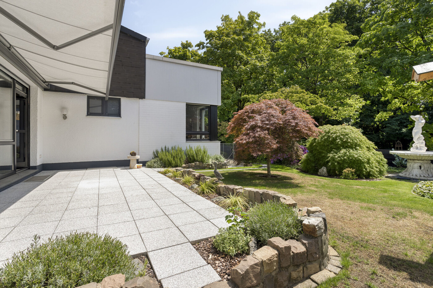 Sonnenterrasse mit Markise