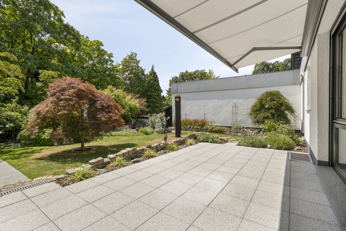 Sonnenterrasse mit Markise