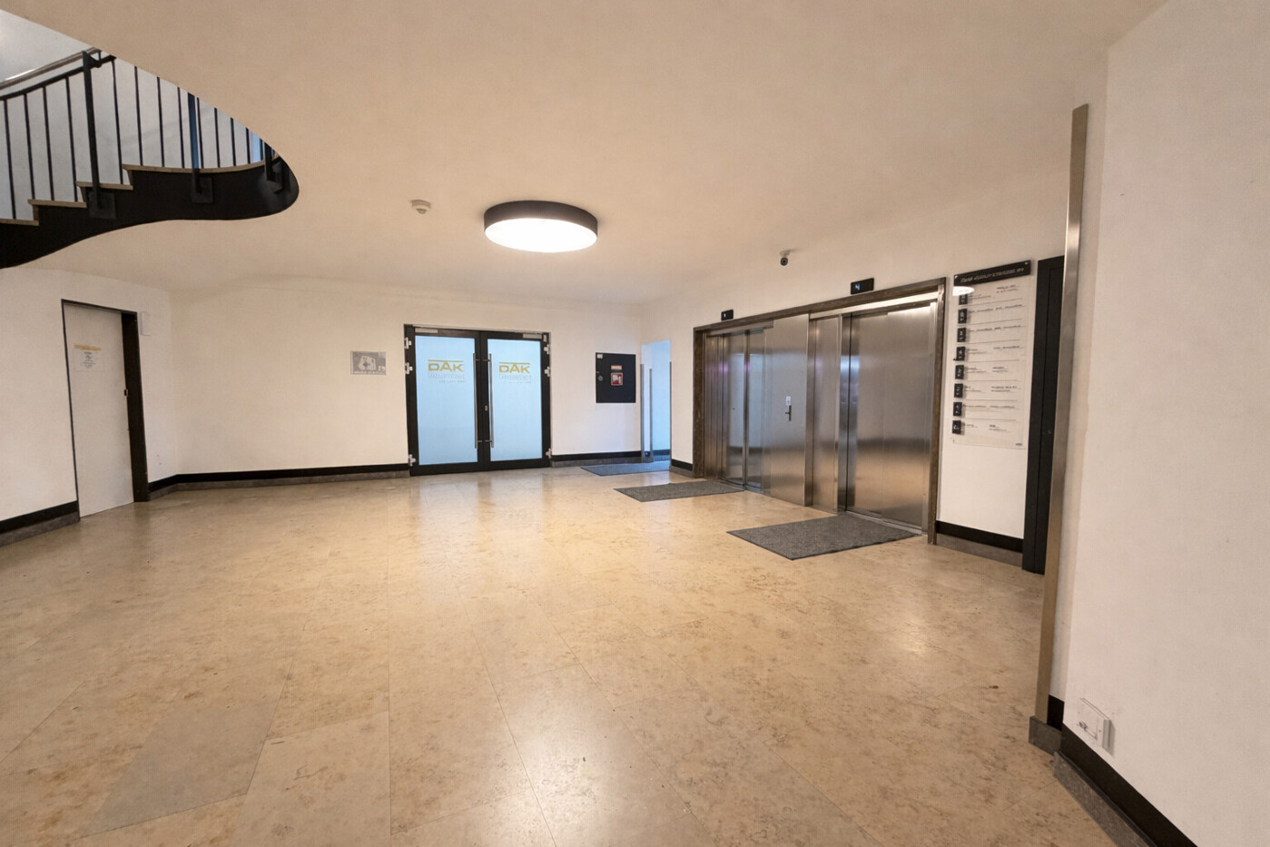 Eingangsbereich Gebäude