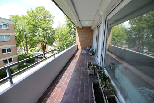 überdachter Balkon