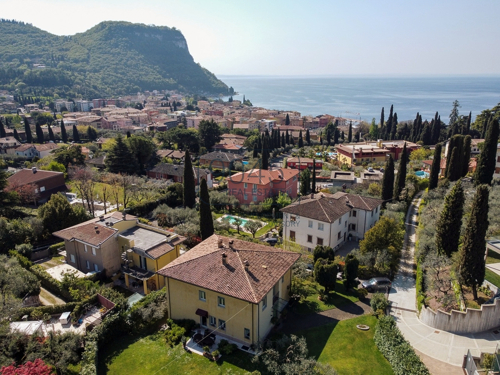 Exklusives Villenanwesen mit Seeblick in Garda - Gardasee