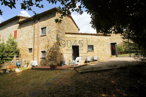 Kleine Wohnung mit Garten in einem historischen Naturstein-Bauernhaus in Vinci