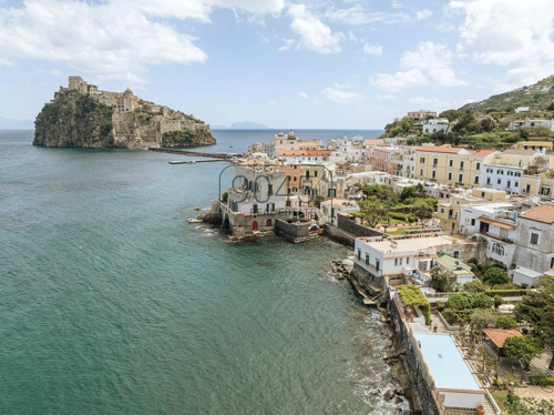 Prestigevilla in Ischia Ponte – Ein Juwel auf den Klippen der Insel Ischia