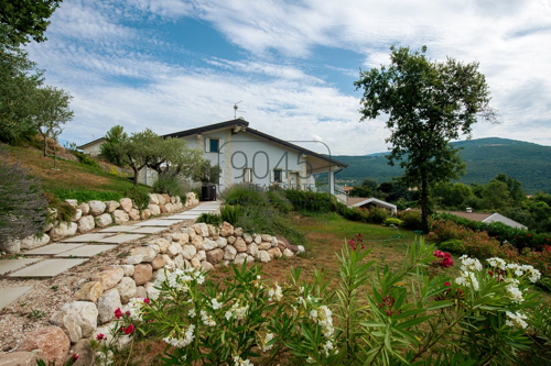 Eckreihenhaus-Villa mit großem Garten in Castion Veronese - Gardasee