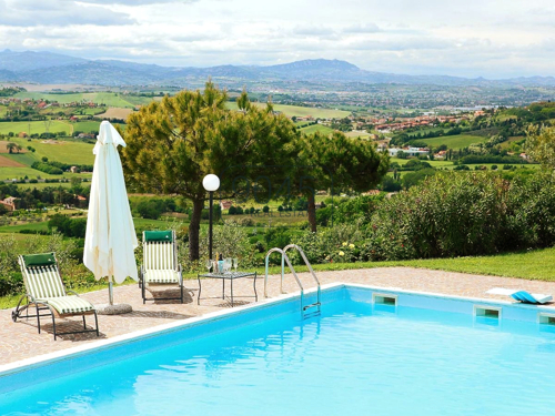 Panoramavilla mit Pool, Spa und 12 Hektar Privatland in Gradara - Marken