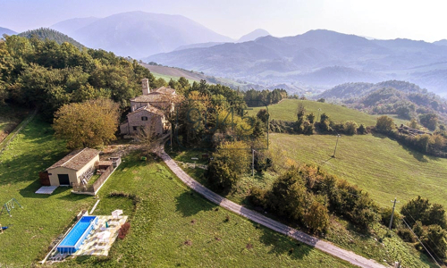 Charmantes Anwesen mit Panoramablick in den Marken