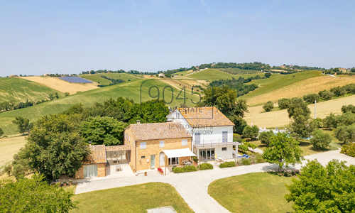 Charmantes Landhaus mit 4 Apartments und Panoramablick in Belvedere Ostrense – Marken