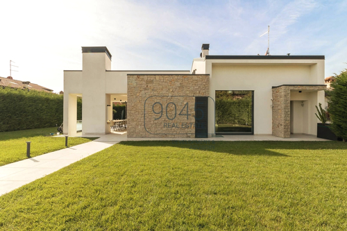 Offmarket: Moderne High-Tech-Villa mit Seeblick in Lazise - Gardasee