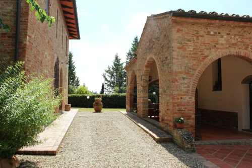 Toskanisches Anwesen mit schönem Park und Pool in Certaldo - Toskana