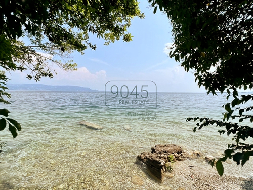 Secret Sale: Historische Villa der Extraklasse mit Park direkt am See - Gardasee
