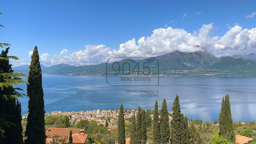 Offmarket: Charmante Villa mit Panoramablick in Torri del Benaco - Gardasee