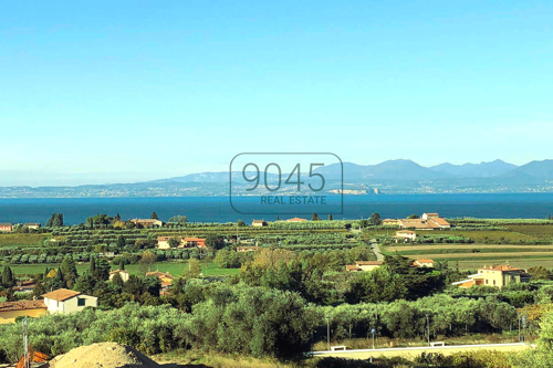 Grundstück mit Seeblick zum Bau einer Villa