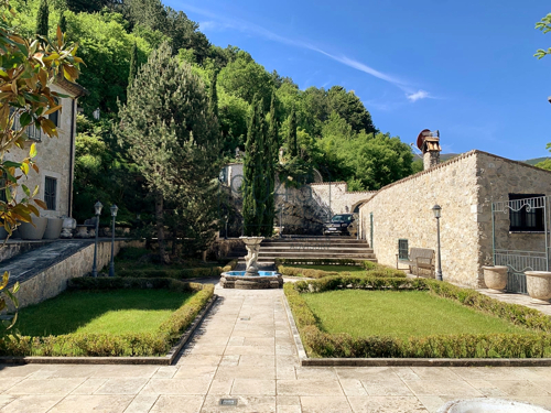 Restauriertes historisches "Refugio" im Nationalpark Abruzzen in Lecce nei Marsi 