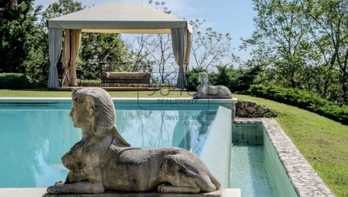 Secret Sale: 29 ha grosse "Tenuta" der Superlative mit Weinberg und Olivenhain am Gardasee