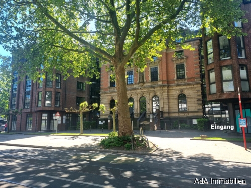 schicke_WohnanlageEingang