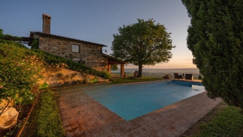 Steinhaus mit atemberaubendem Blick, Schwimmbad, Whirlpool, Garage und Olivenhain mit 38 Bäumen (50)