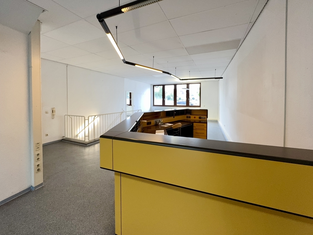 Raum 1 Obergeschoss  - Blick v. Theke