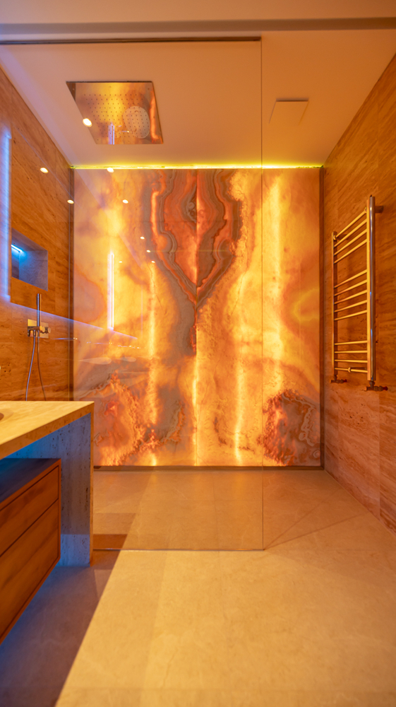 Master Bathroom RGB Light On Bild 3