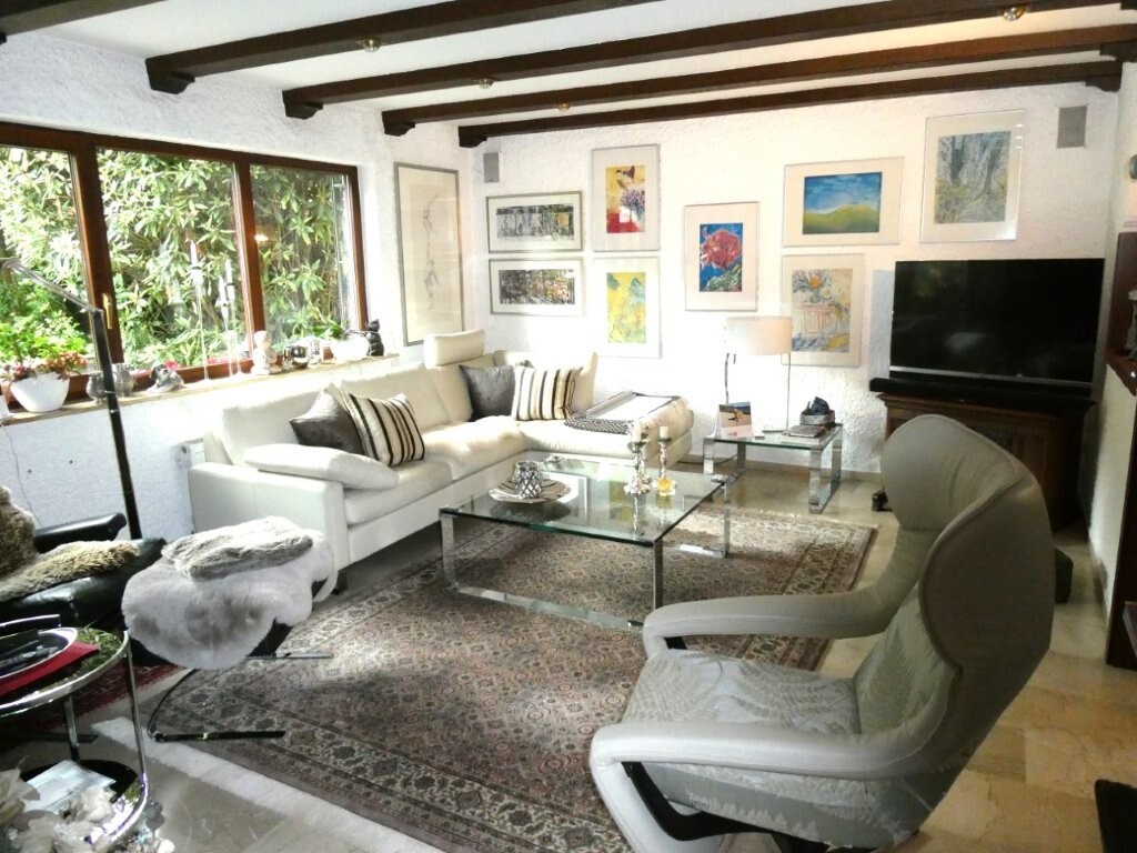 Fernseh-und Kaminzimmer